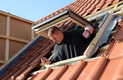 Pose de fenêtres de toit Velux à Runan